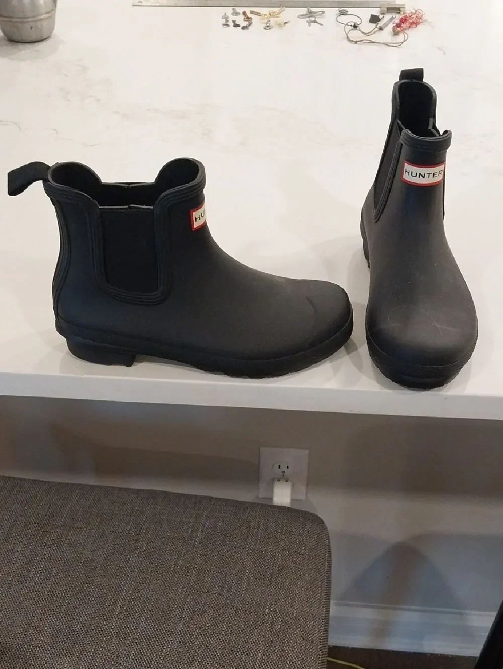 Hunter Women"s Black Chelsea Waterproof Rain Boots...SIZE 9...NEW
